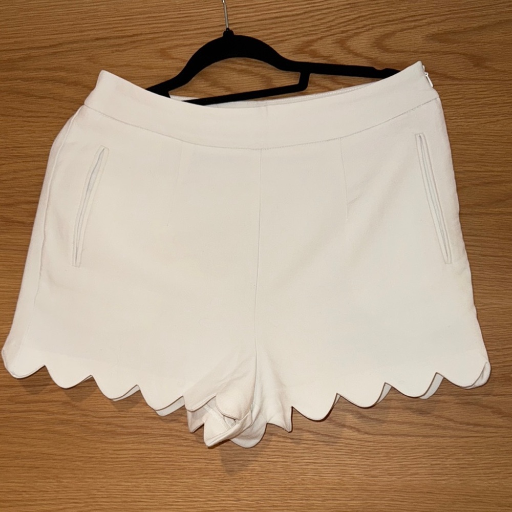 Women's Scalloped Hem Shorts - White
